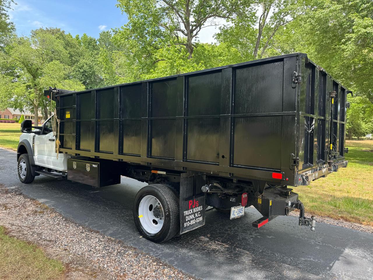 Ford Super Duty F-550 DRW XL 4WD Reg Cab 205" WB 120" CA 2025