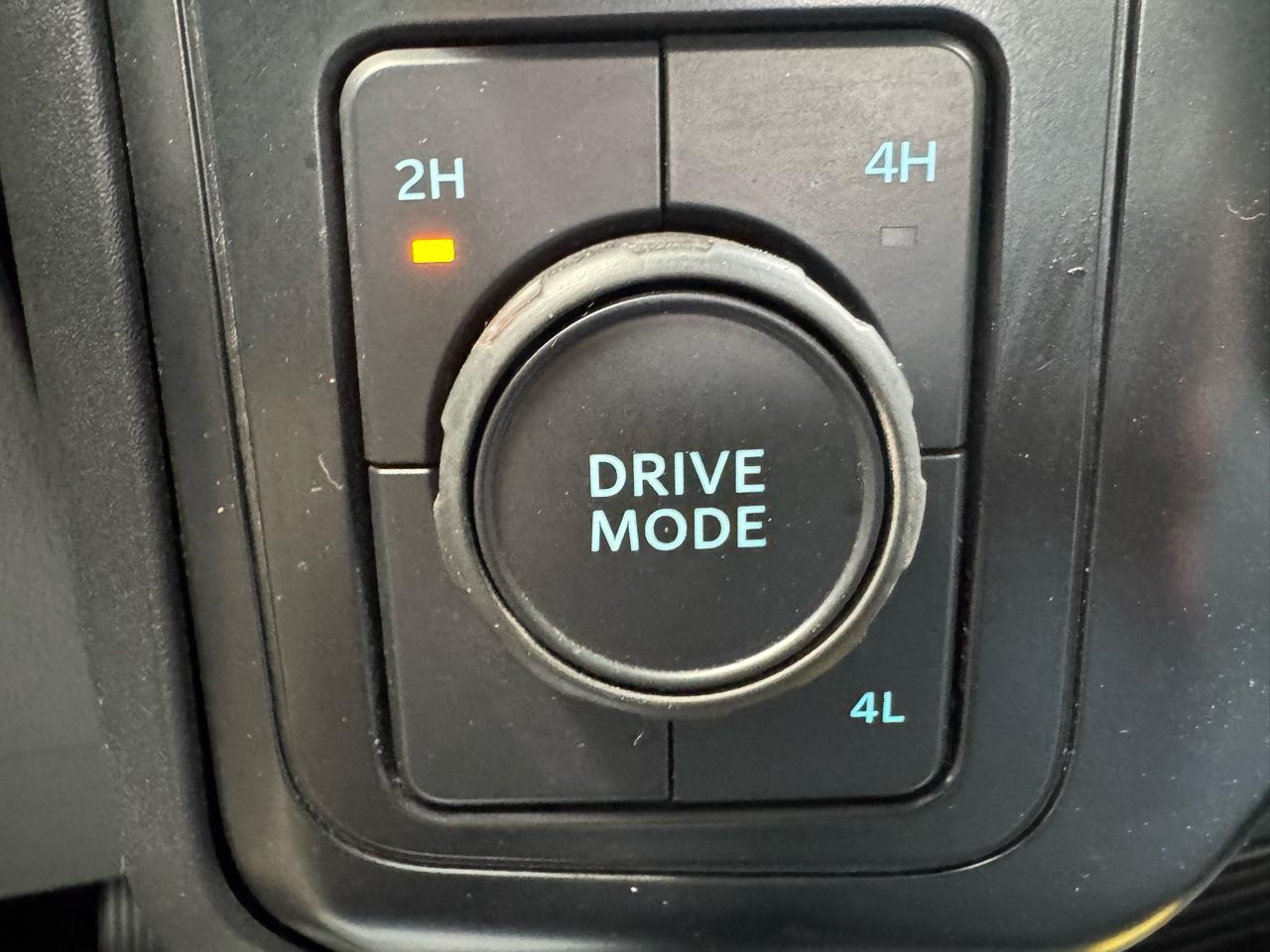 Ford Super Duty F-550 DRW XL 4WD Reg Cab 205" WB 120" CA 2025