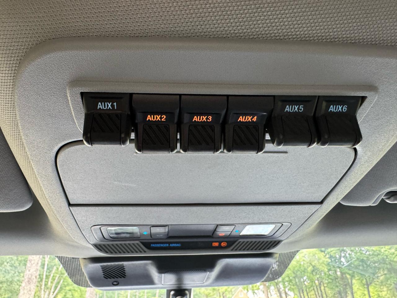 Ford Super Duty F-550 DRW XL 4WD Reg Cab 205" WB 120" CA 2025