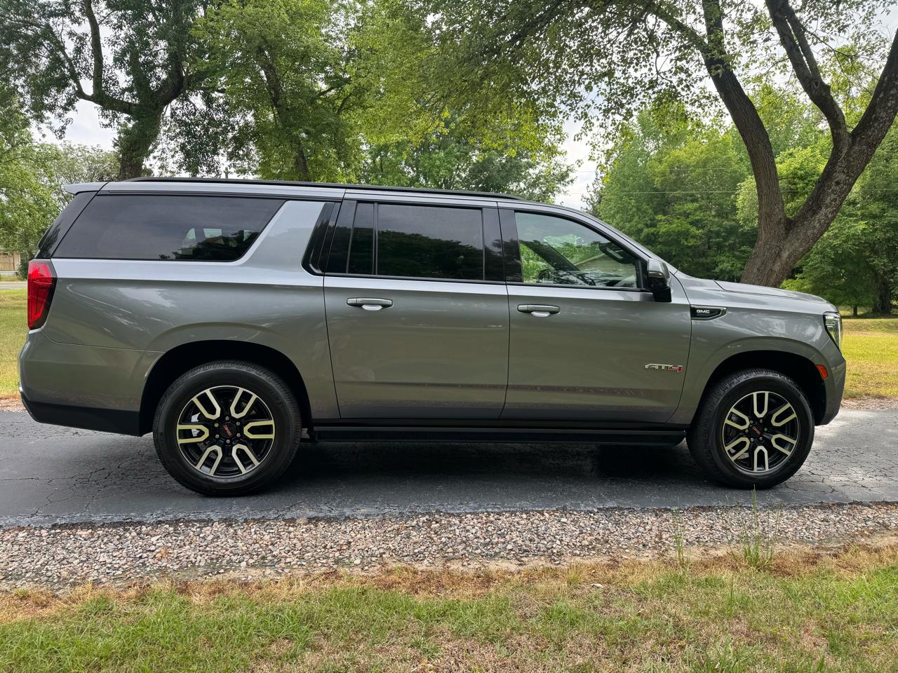 GMC Yukon XL 4WD 4dr AT4 2021