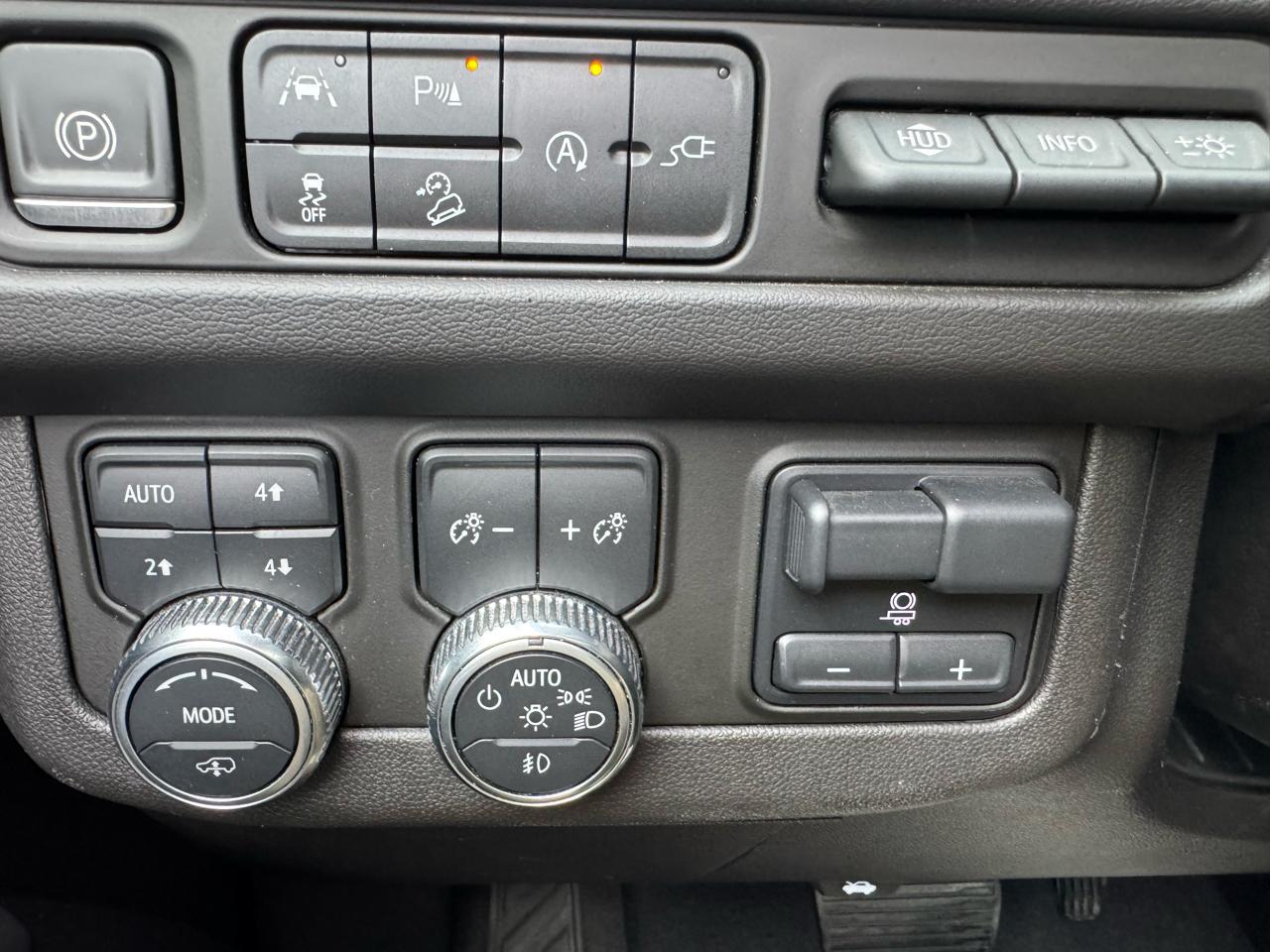 GMC Yukon XL 4WD 4dr AT4 2021