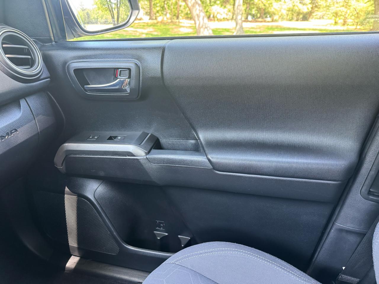 Toyota Tacoma 4WD Access Cab V6 AT TRD Sport (Natl) 2016