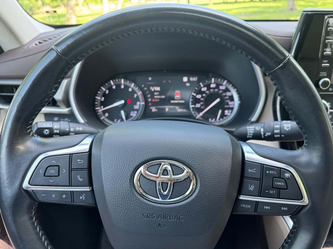 Toyota Highlander XLE 2021