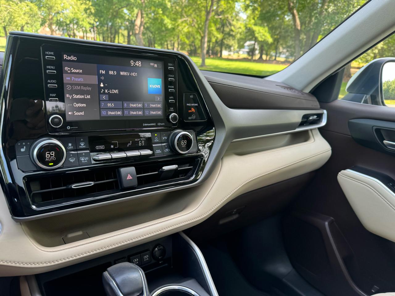 Toyota Highlander XLE 2021