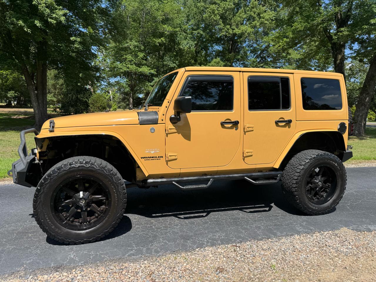 Jeep Wrangler Unlimited 4WD 4dr Sahara 2013