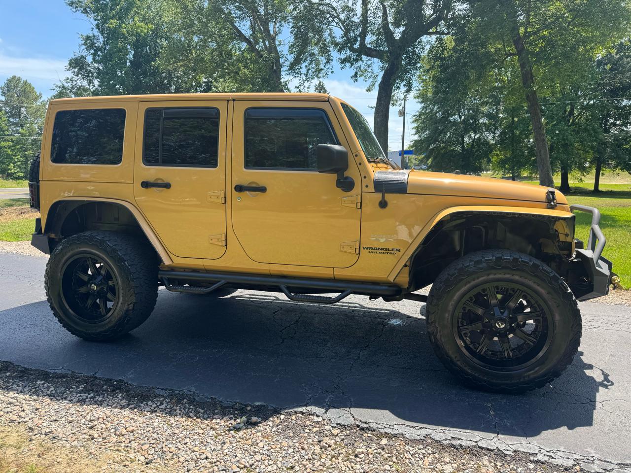 Jeep Wrangler Unlimited 4WD 4dr Sahara 2013