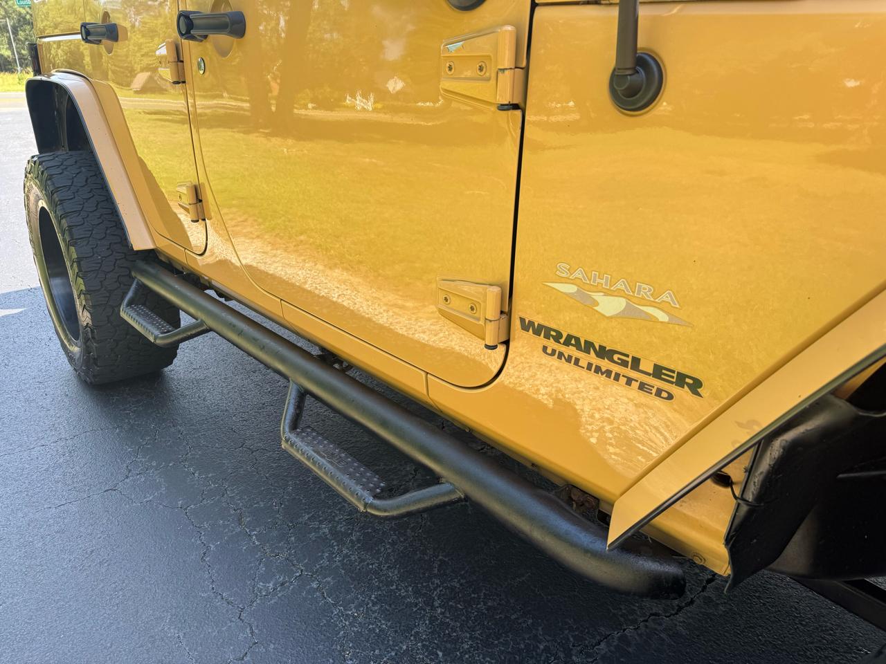 Jeep Wrangler Unlimited 4WD 4dr Sahara 2013