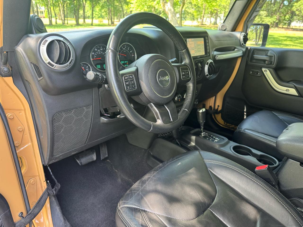 Jeep Wrangler Unlimited 4WD 4dr Sahara 2013