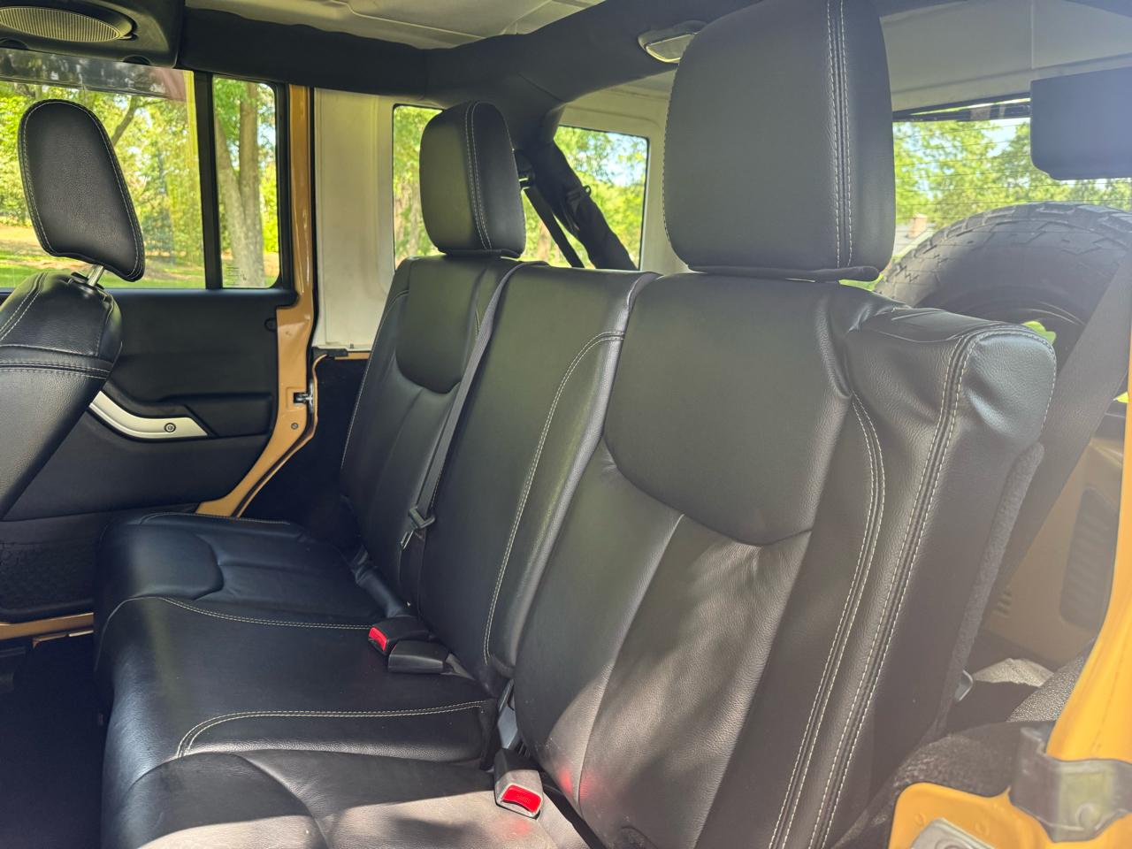 Jeep Wrangler Unlimited 4WD 4dr Sahara 2013
