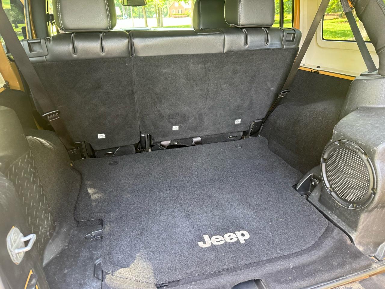 Jeep Wrangler Unlimited 4WD 4dr Sahara 2013