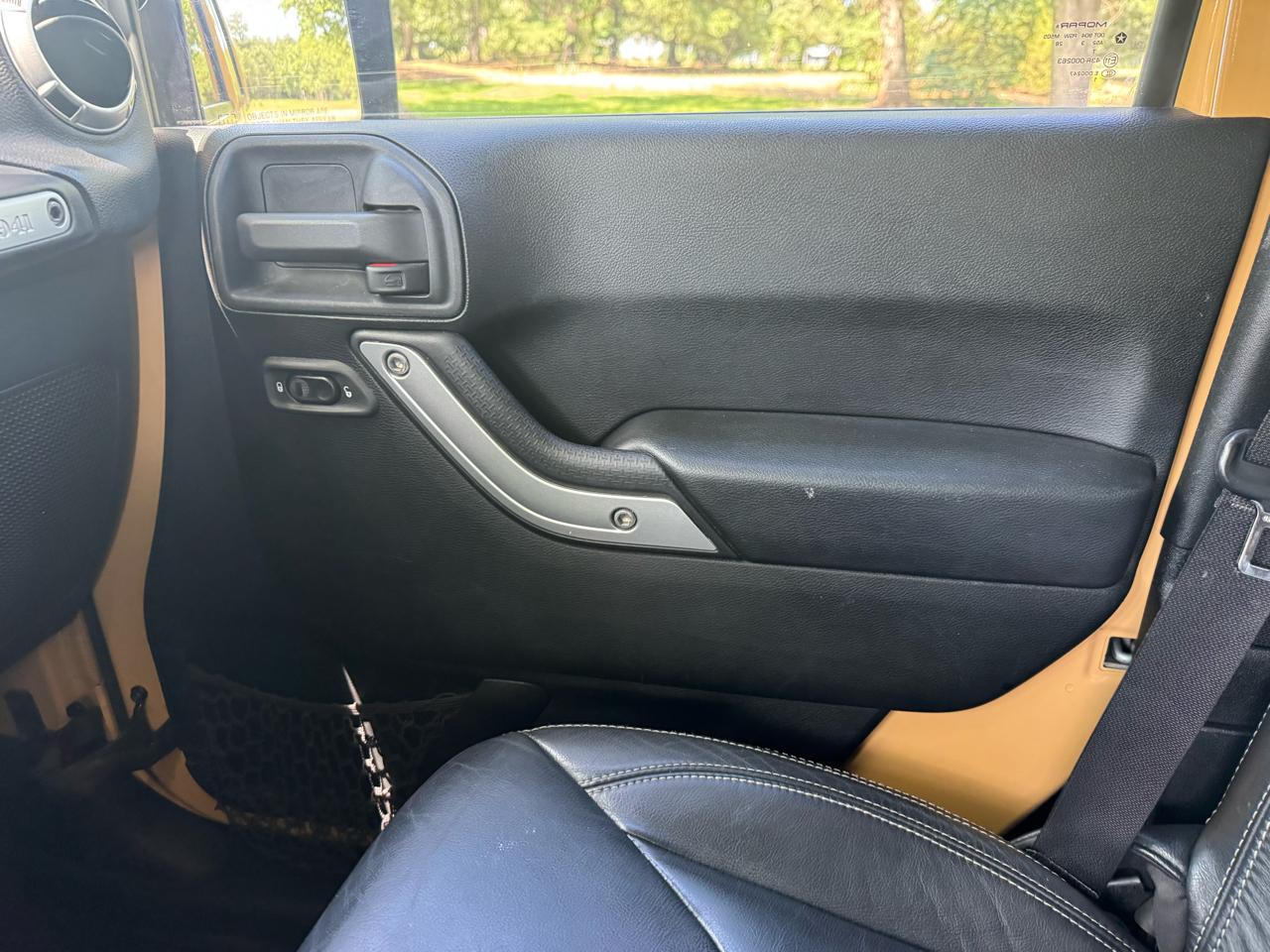 Jeep Wrangler Unlimited 4WD 4dr Sahara 2013