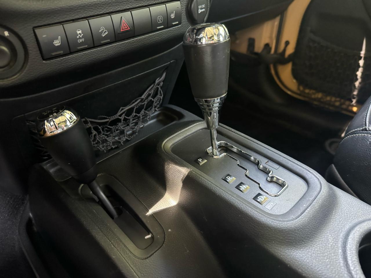 Jeep Wrangler Unlimited 4WD 4dr Sahara 2013