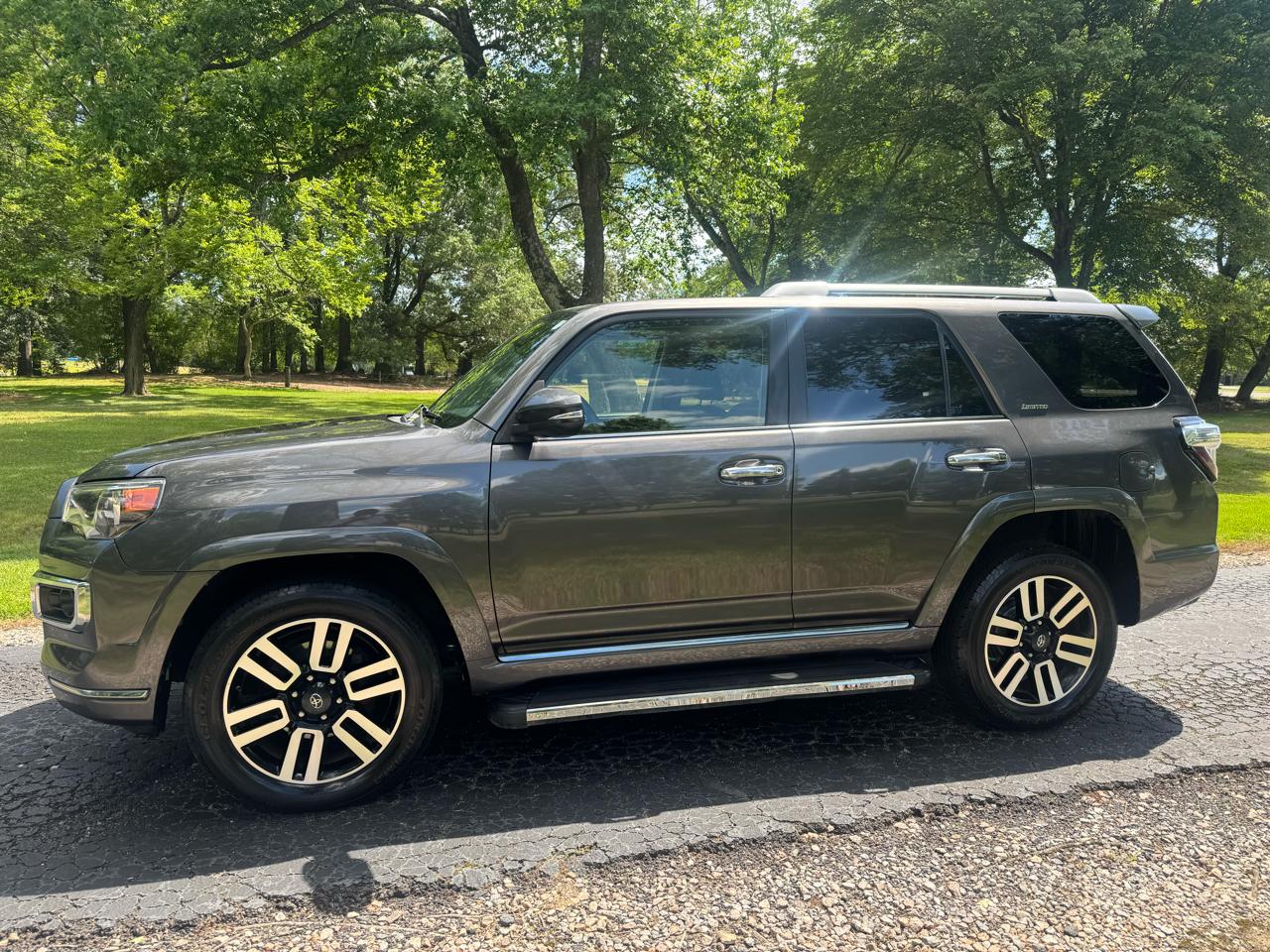Toyota 4Runner Limited 4WD (Natl) 2017