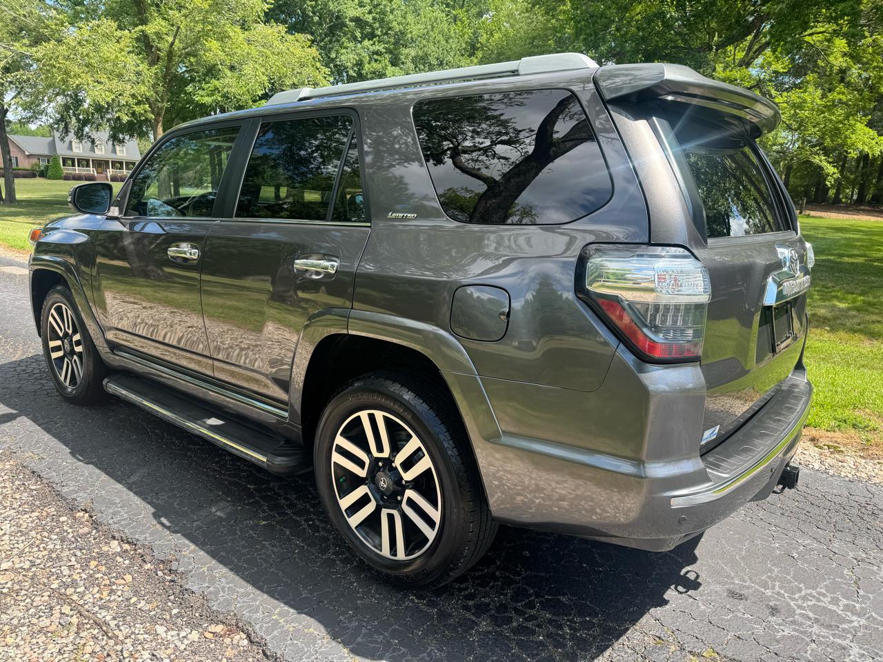 Toyota 4Runner Limited 4WD (Natl) 2017