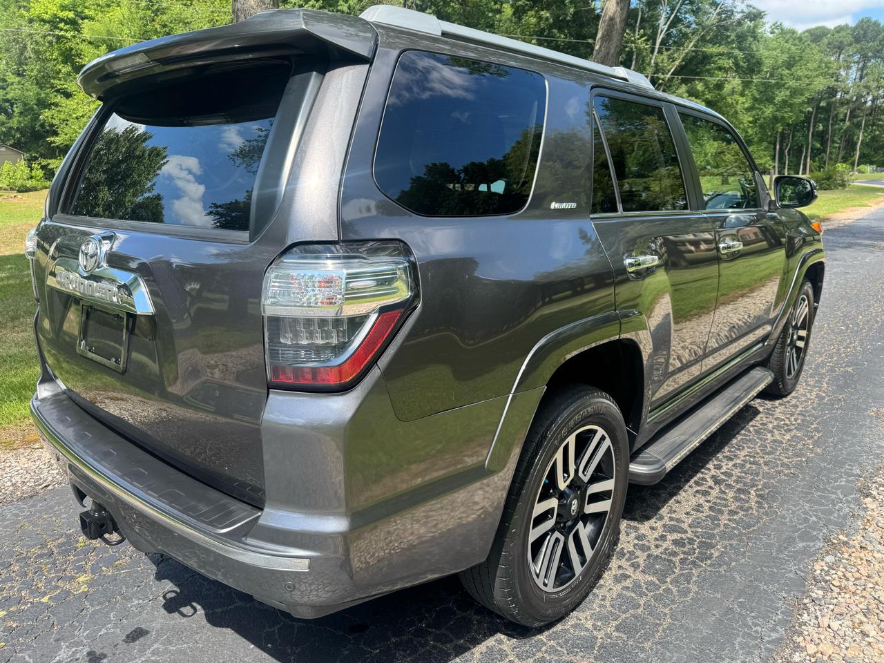 Toyota 4Runner Limited 4WD (Natl) 2017