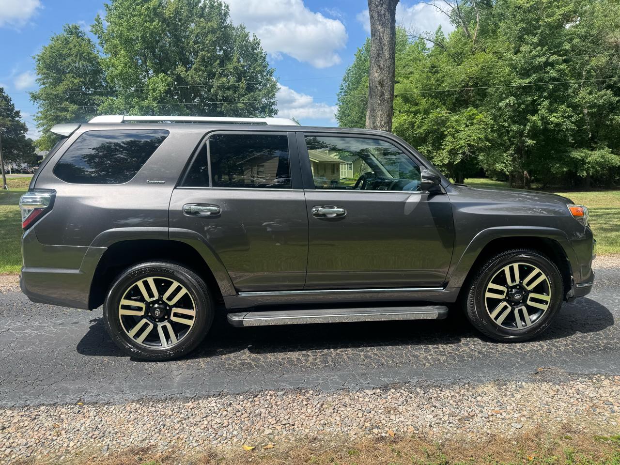 Toyota 4Runner Limited 4WD (Natl) 2017