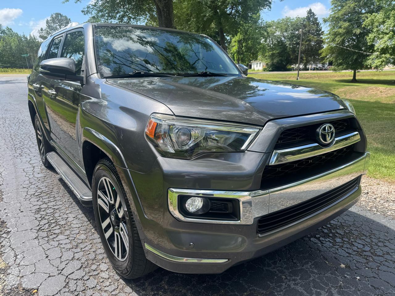 Toyota 4Runner Limited 4WD (Natl) 2017