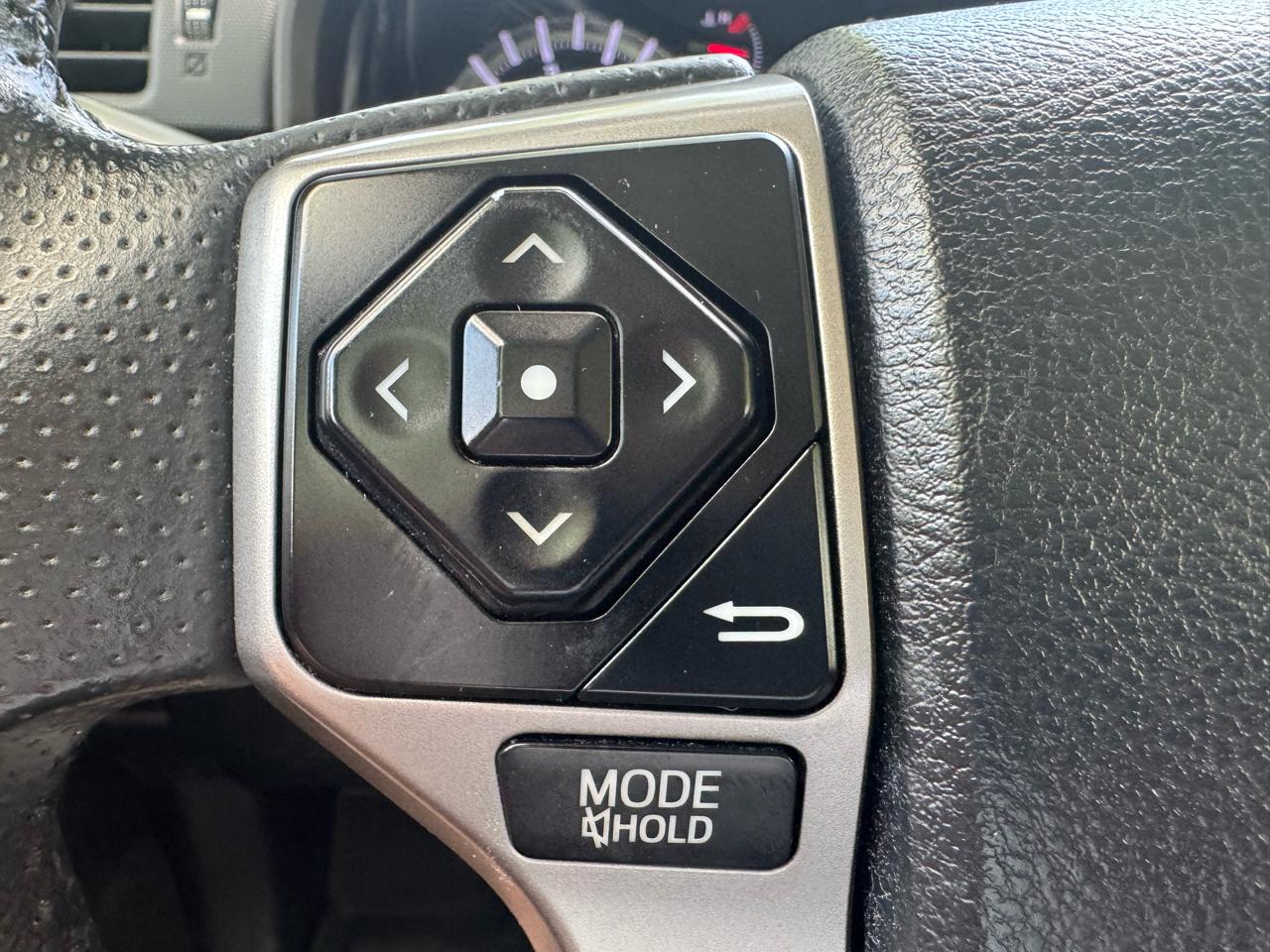 Toyota 4Runner Limited 4WD (Natl) 2017