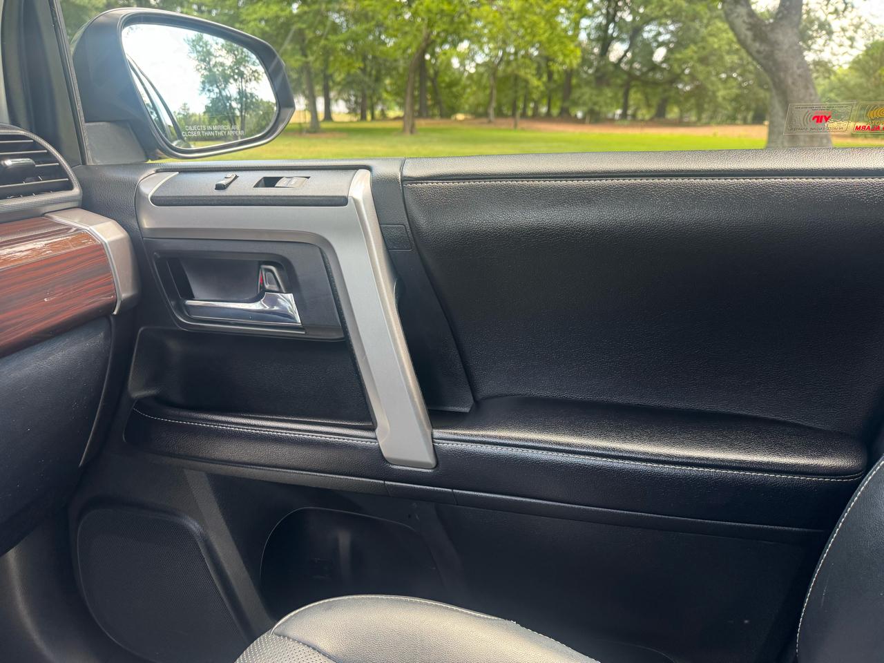 Toyota 4Runner Limited 4WD (Natl) 2017