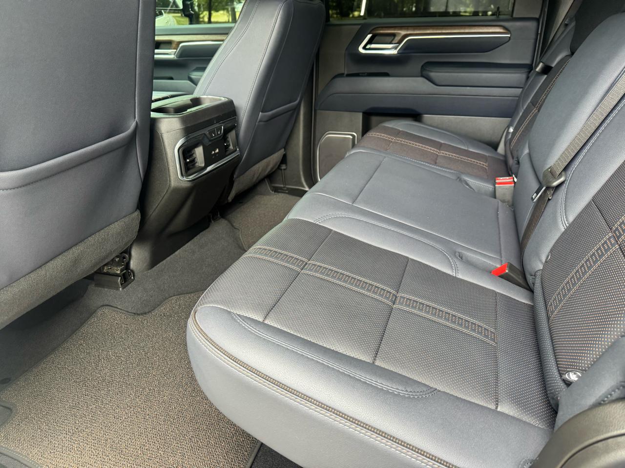 Chevrolet Silverado 2500HD 4WD Crew Cab 159" High Country 2024