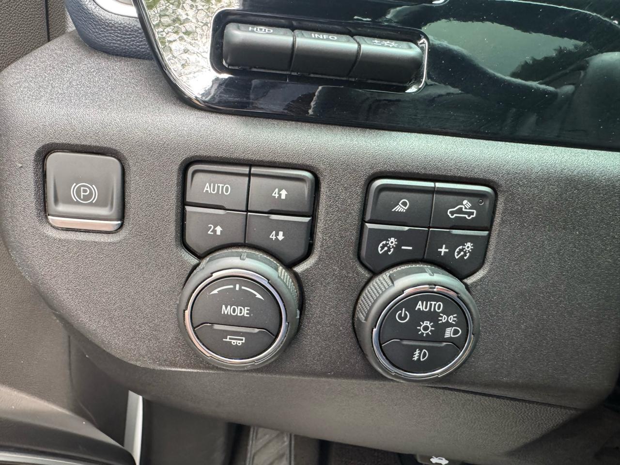 Chevrolet Silverado 2500HD 4WD Crew Cab 159" High Country 2024