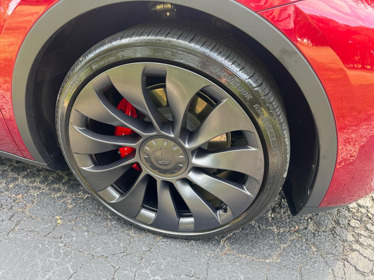 Tesla Model Y Performance AWD 2024