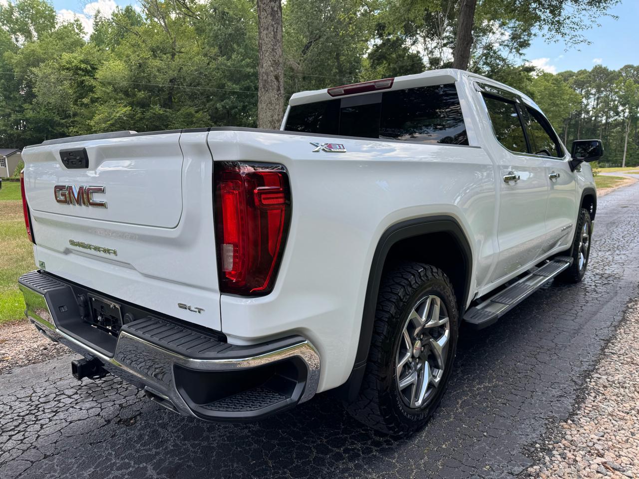 GMC Sierra 1500 4WD Crew Cab 147" SLT 2023
