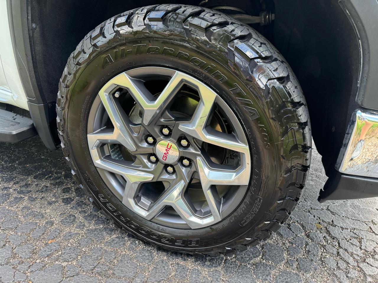 GMC Sierra 1500 4WD Crew Cab 147" SLT 2023