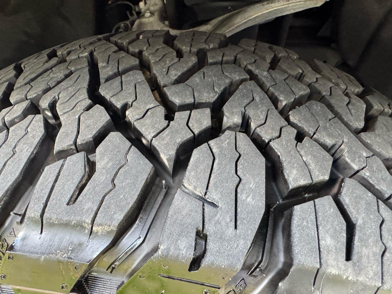 GMC Sierra 1500 4WD Crew Cab 147" SLT 2023