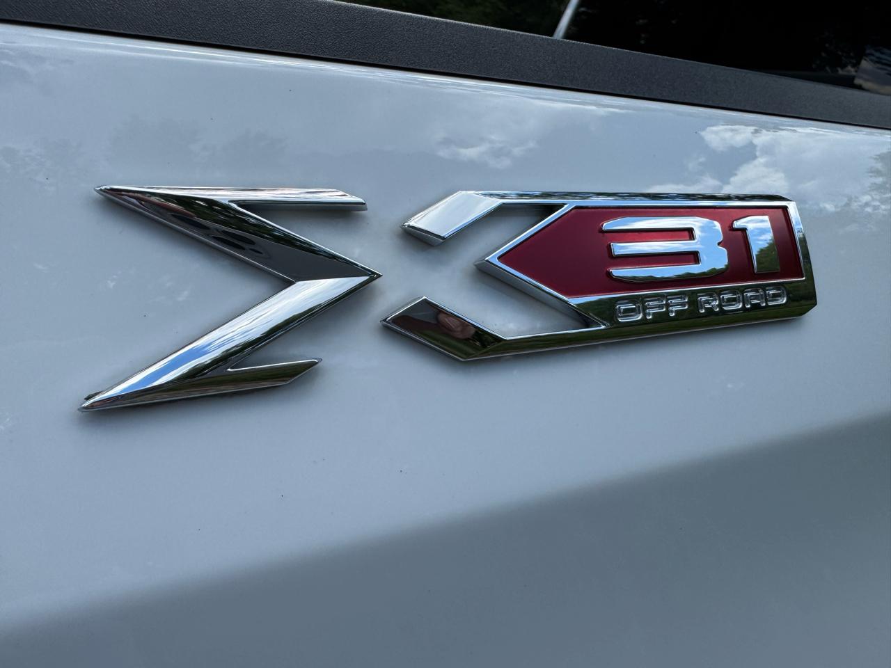 GMC Sierra 1500 4WD Crew Cab 147" SLT 2023