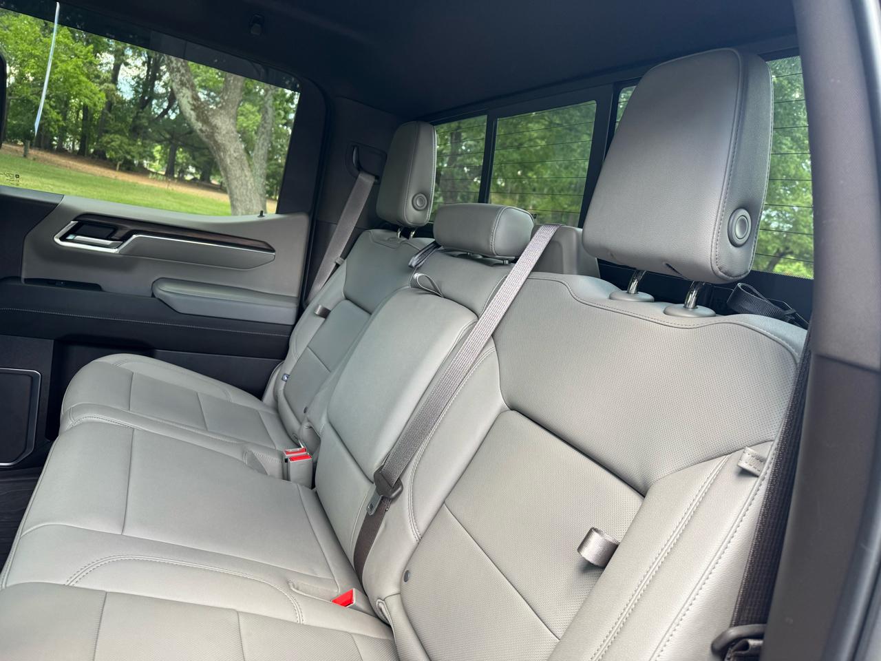 GMC Sierra 1500 4WD Crew Cab 147" SLT 2023