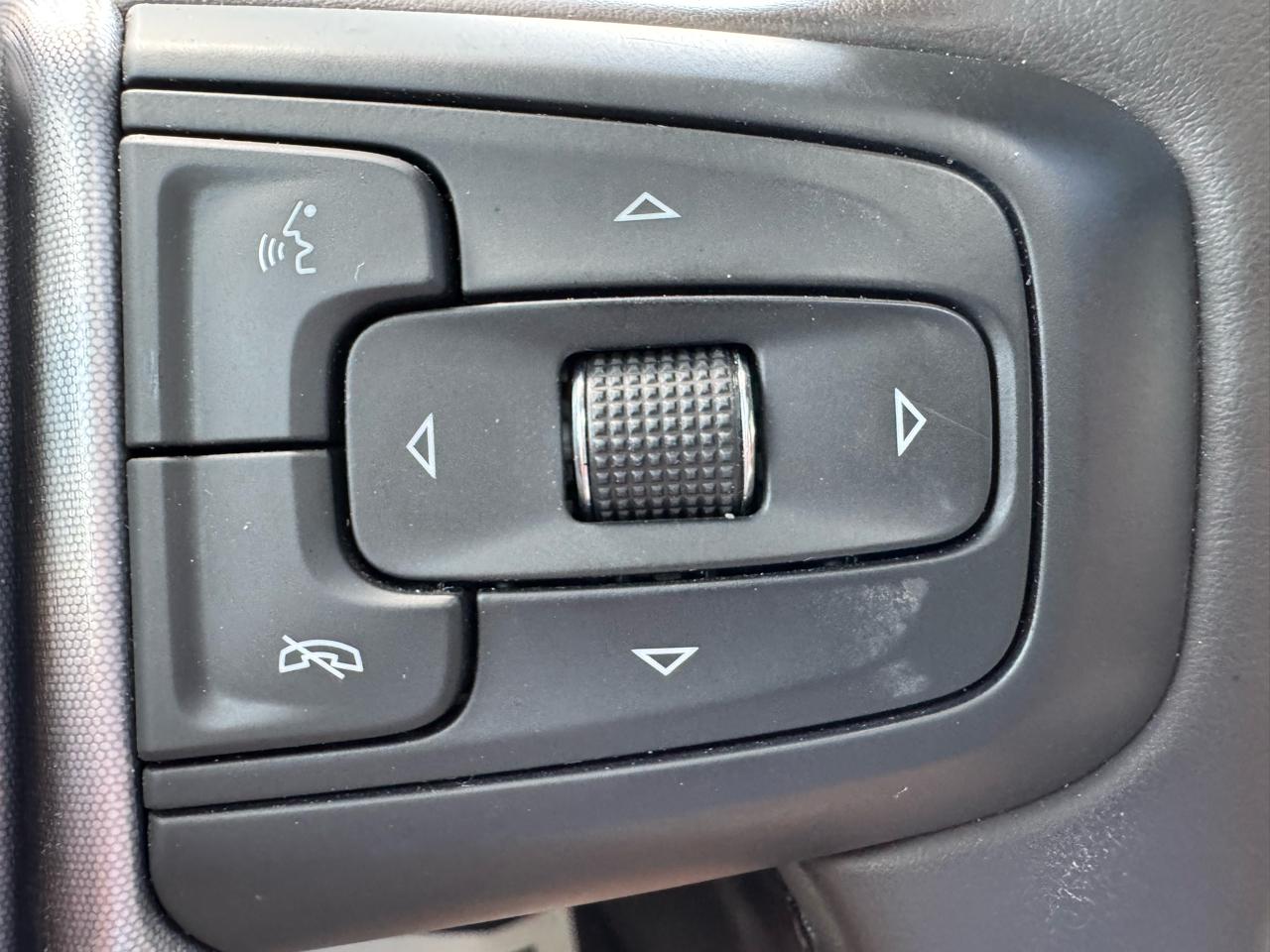 GMC Sierra 1500 4WD Crew Cab 147" SLT 2023