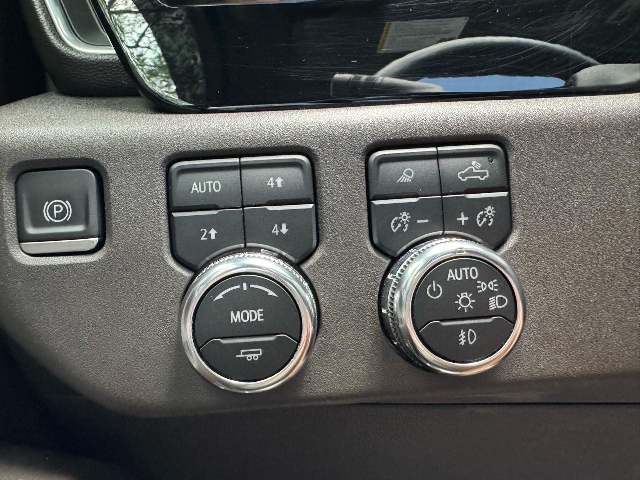 GMC Sierra 1500 4WD Crew Cab 147" SLT 2023