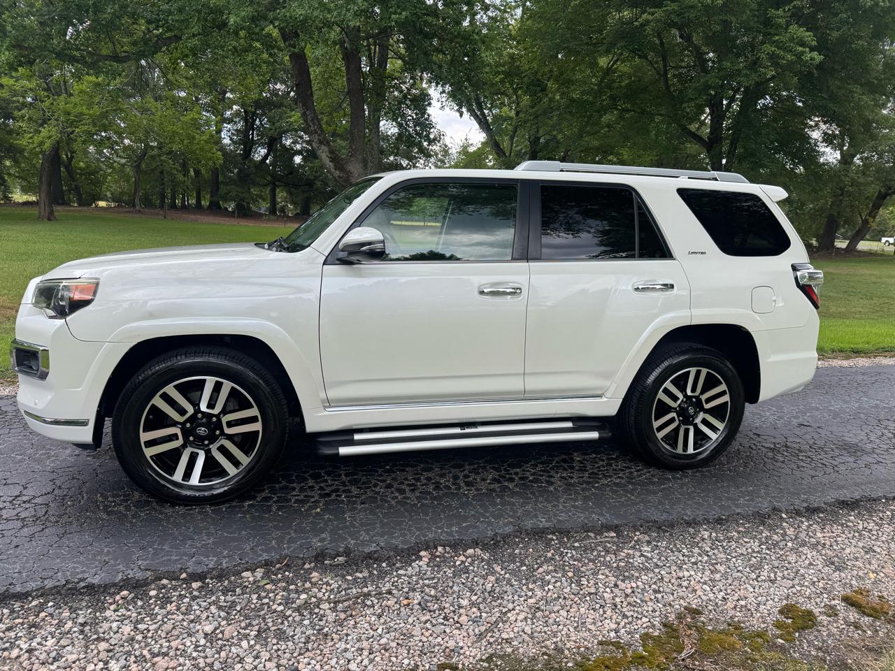 Toyota 4Runner Limited 4WD (Natl) 2017