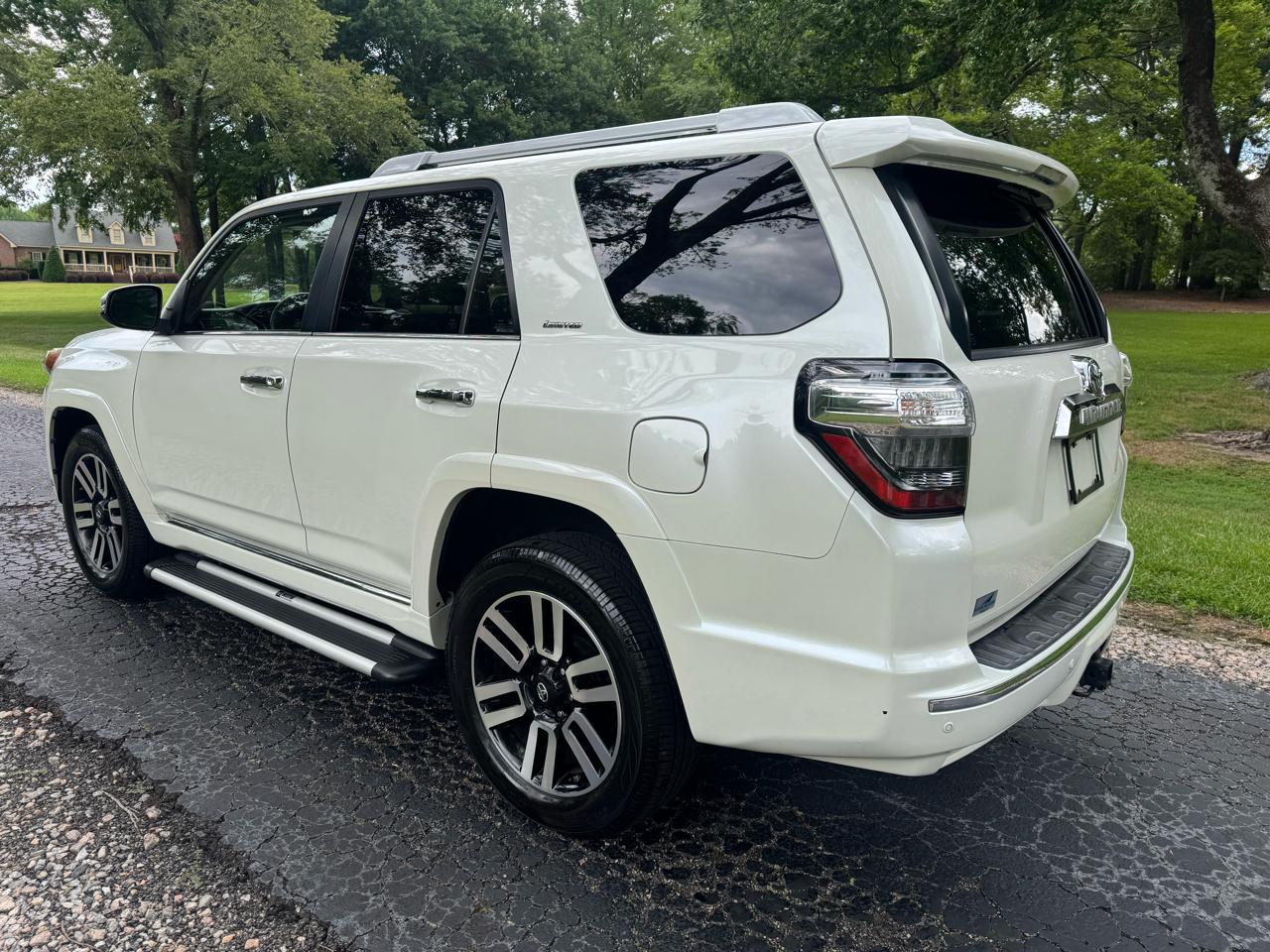 Toyota 4Runner Limited 4WD (Natl) 2017