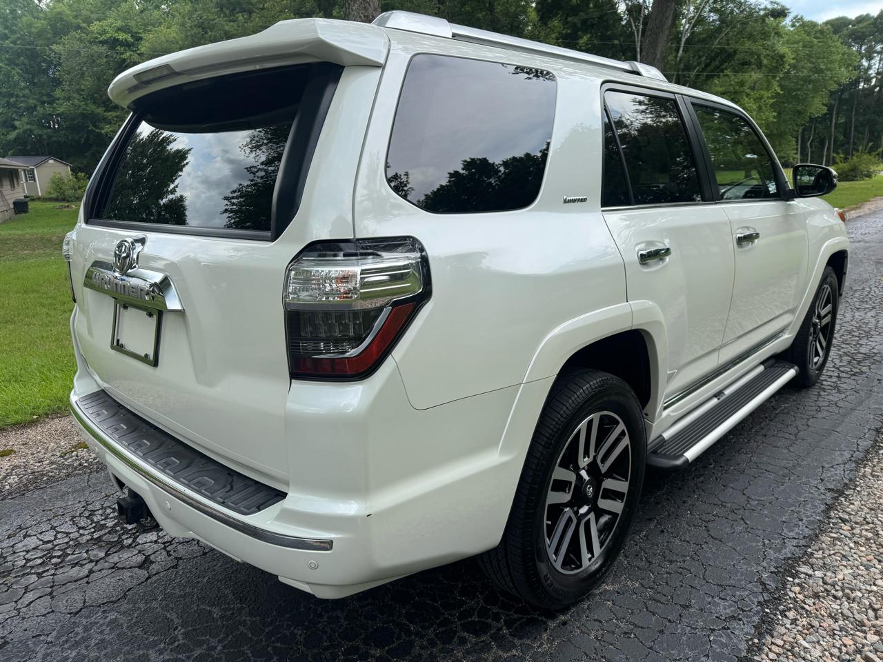 Toyota 4Runner Limited 4WD (Natl) 2017