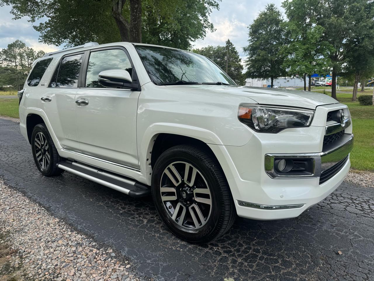 Toyota 4Runner Limited 4WD (Natl) 2017