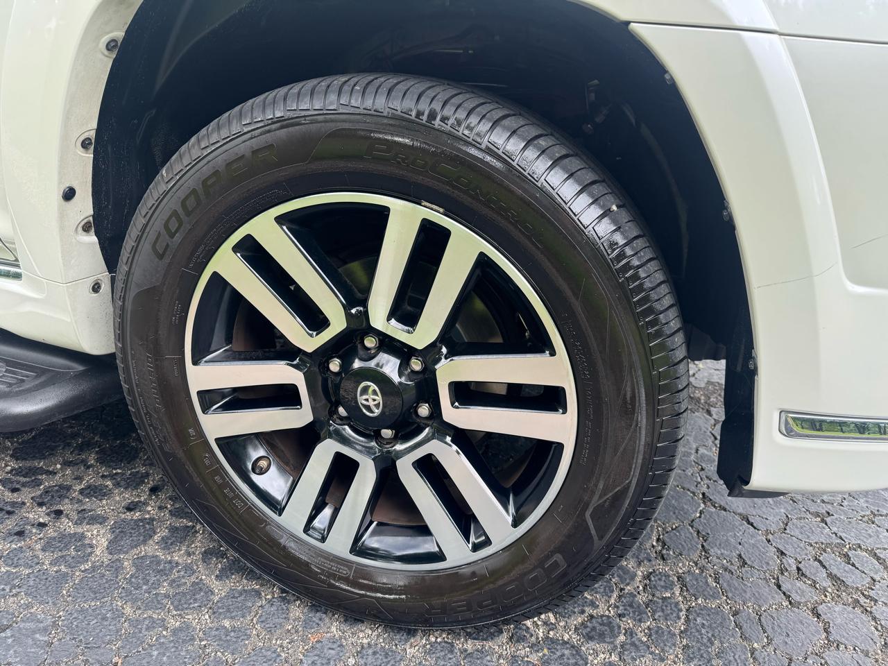 Toyota 4Runner Limited 4WD (Natl) 2017
