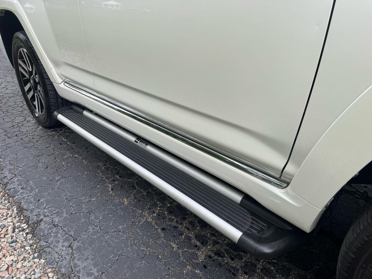 Toyota 4Runner Limited 4WD (Natl) 2017