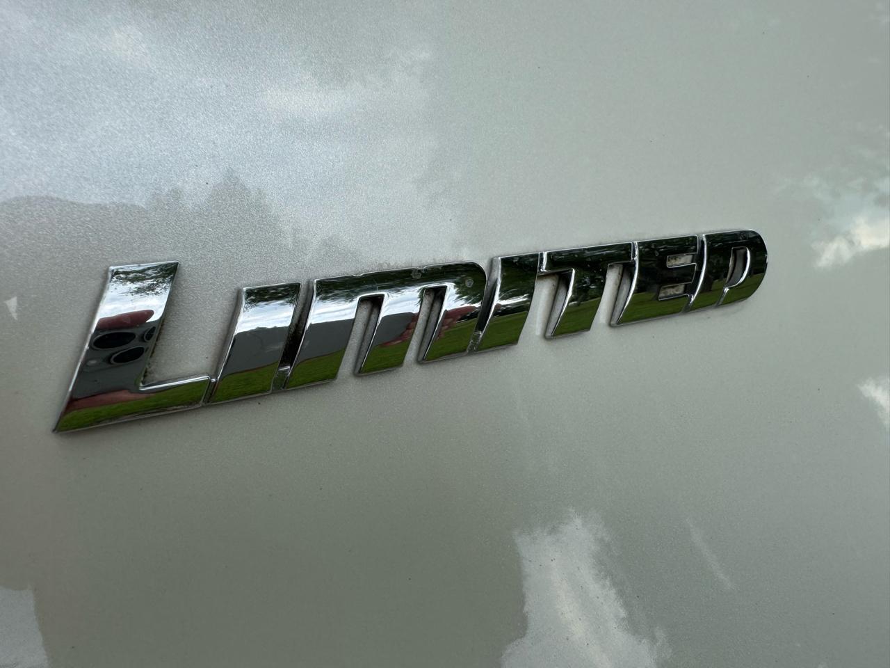 Toyota 4Runner Limited 4WD (Natl) 2017