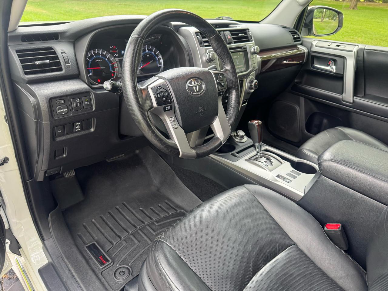 Toyota 4Runner Limited 4WD (Natl) 2017