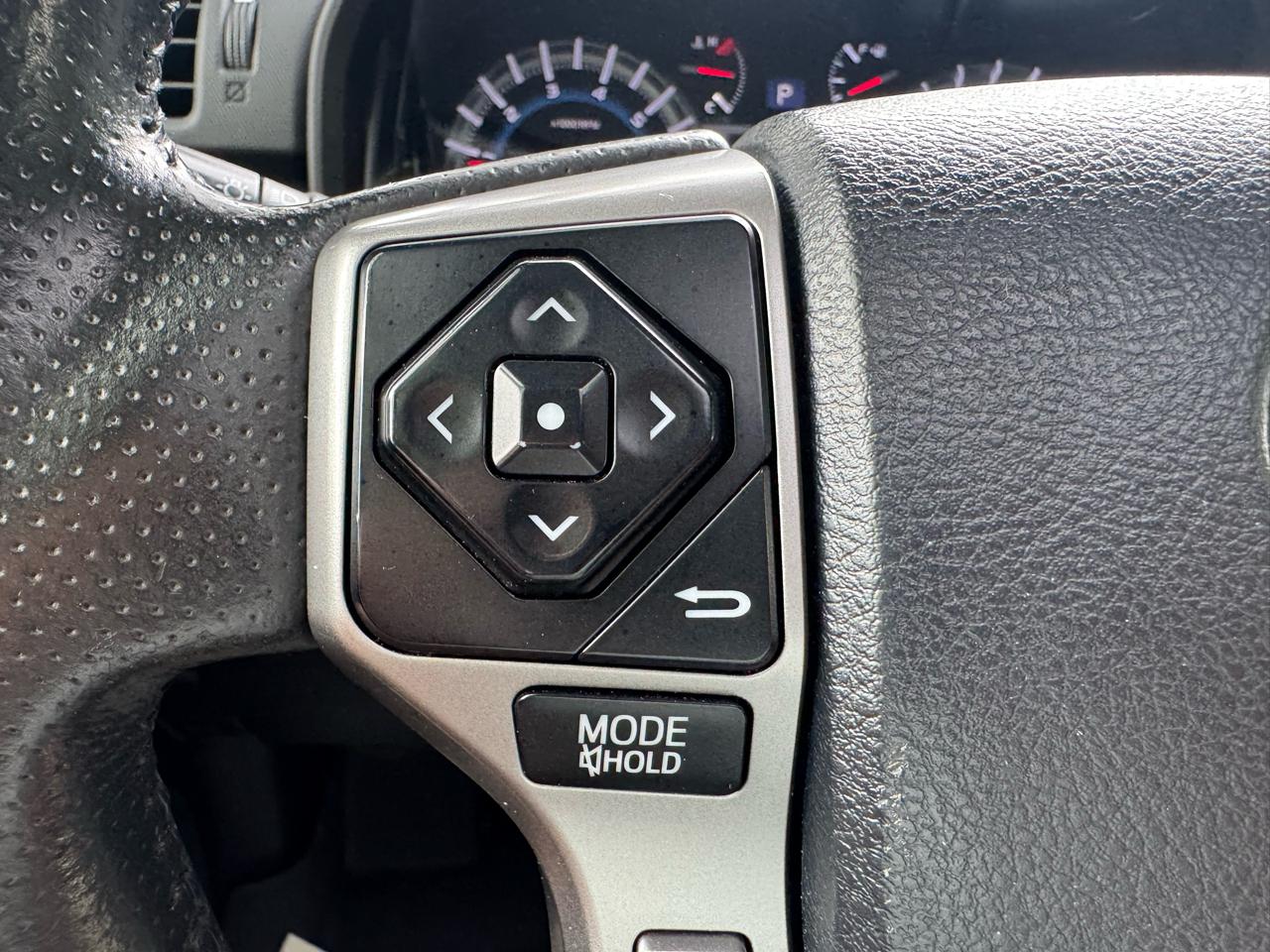 Toyota 4Runner Limited 4WD (Natl) 2017