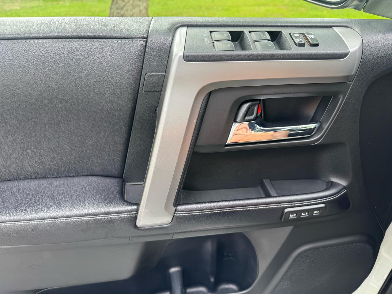 Toyota 4Runner Limited 4WD (Natl) 2017