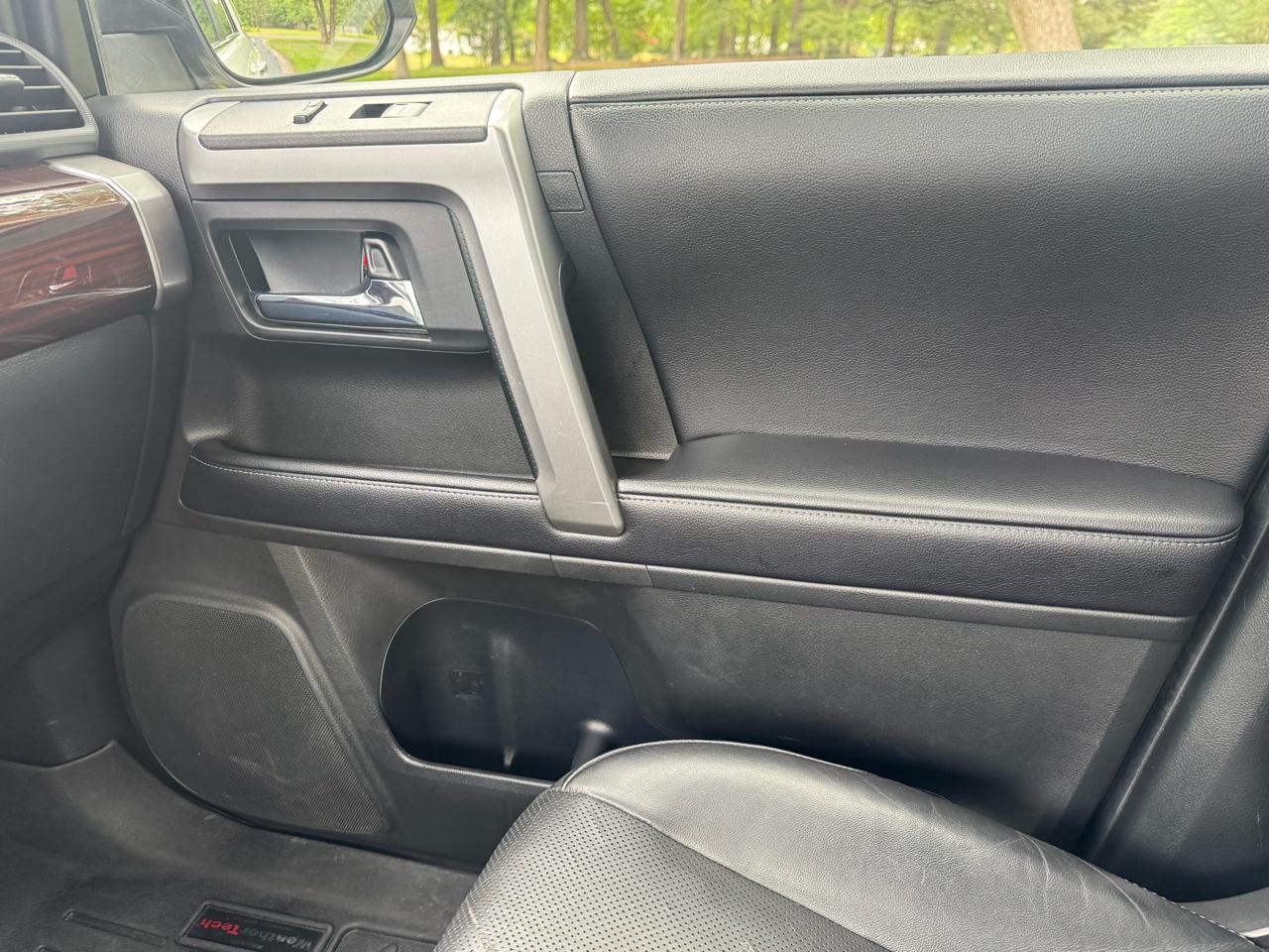 Toyota 4Runner Limited 4WD (Natl) 2017