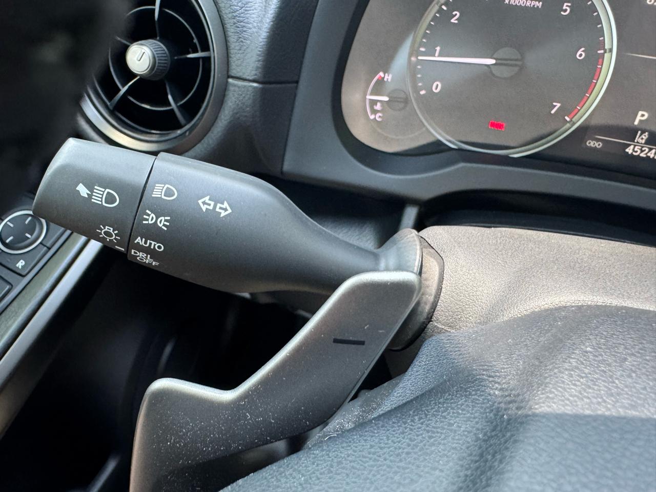 Lexus IS 300 RWD 2023