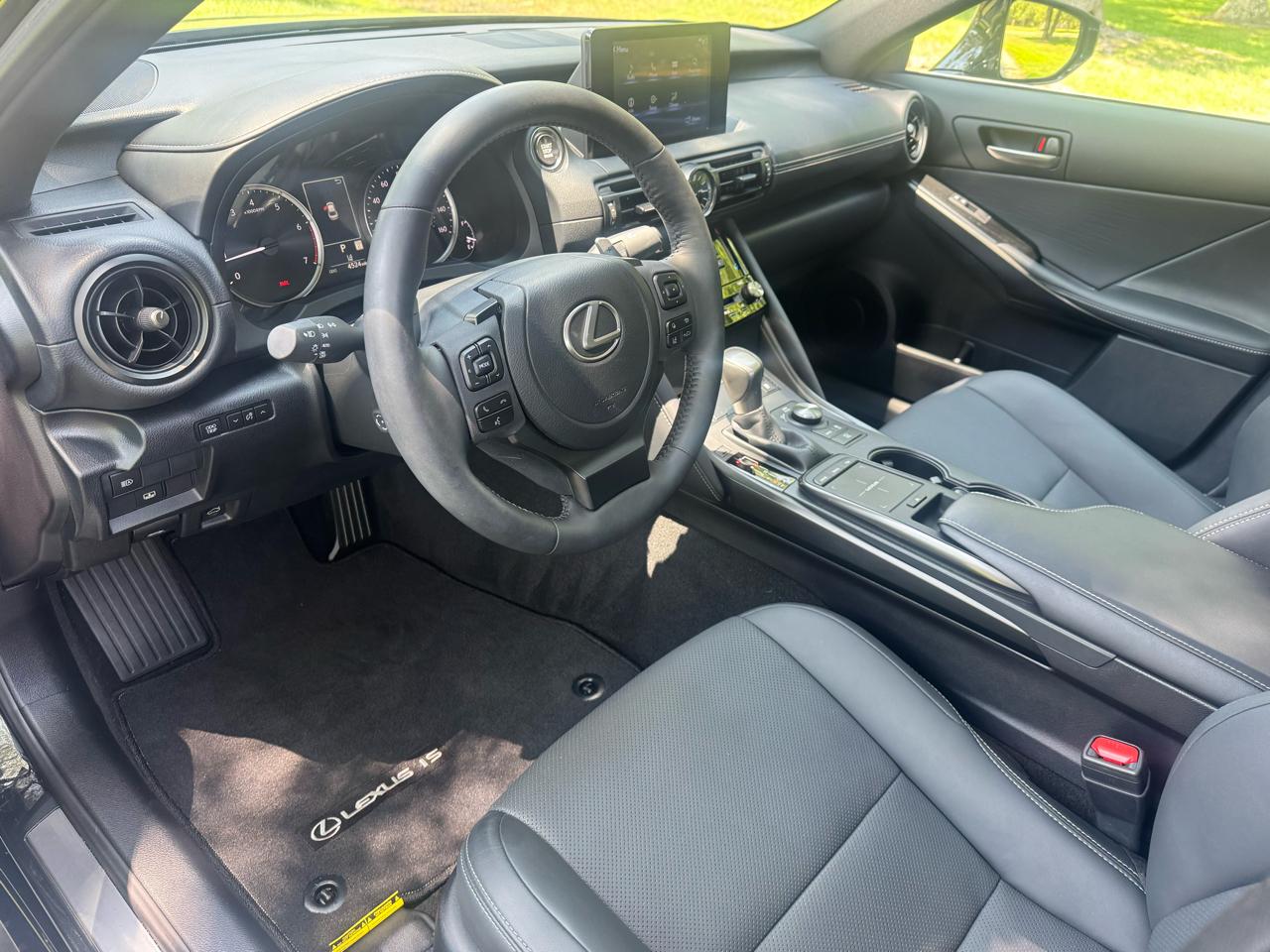 Lexus IS 300 RWD 2023