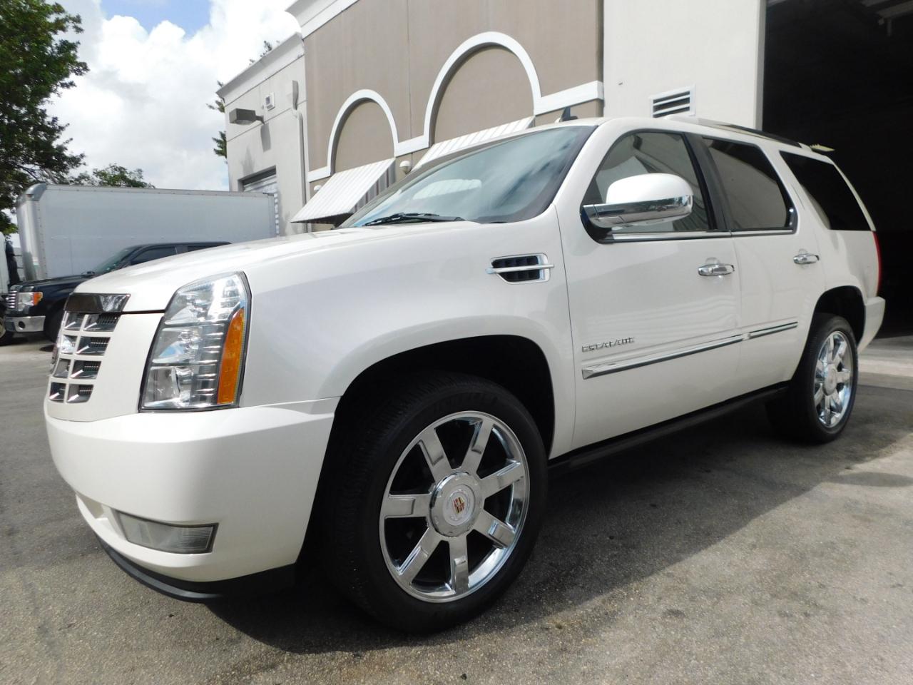 Cadillac escalade 2011 года