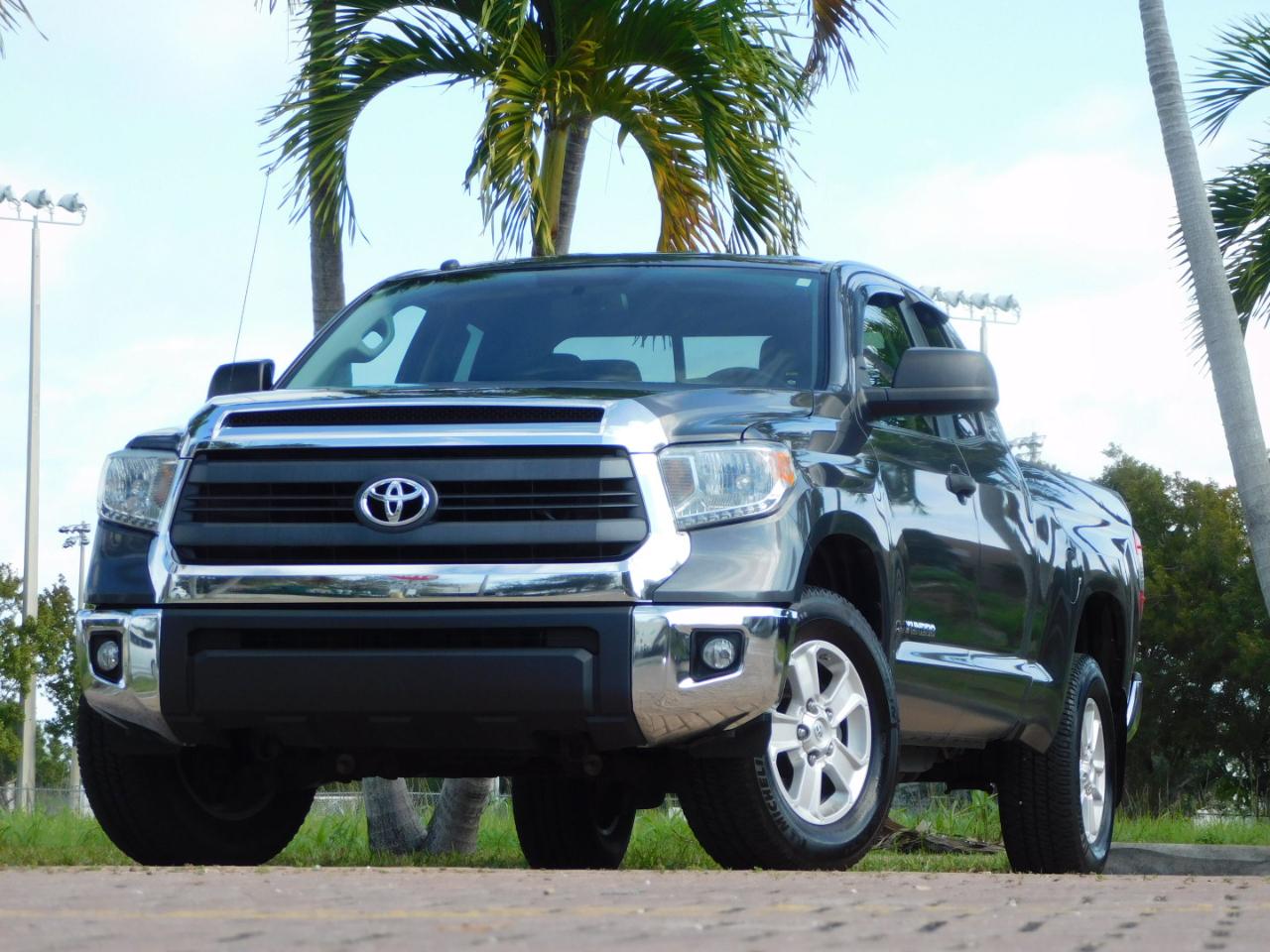 Used 2014 Toyota Tundra SR5 4.6L V8 Double Cab 2WD for Sale in Miami FL