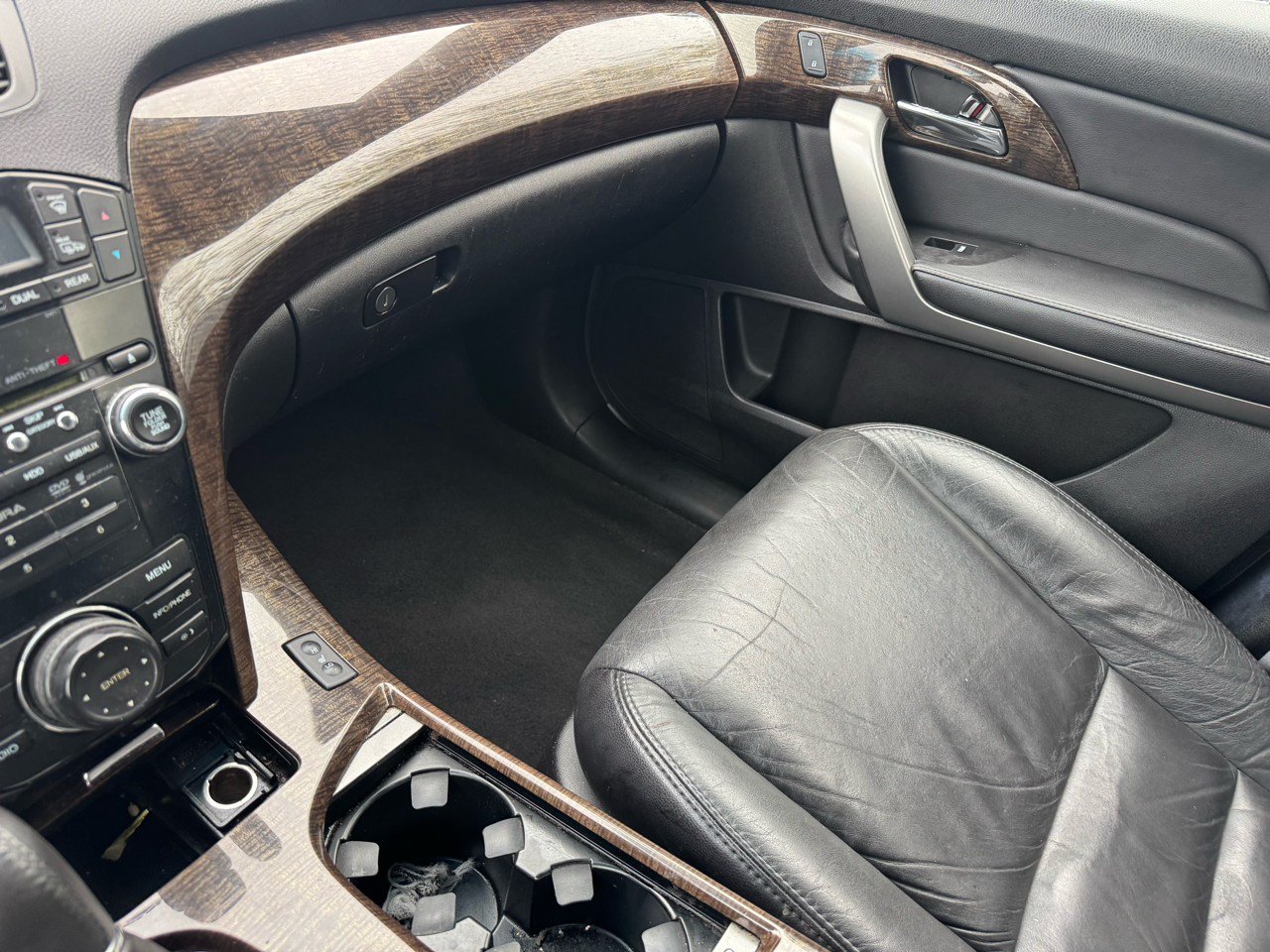 Acura MDX 6-Spd AT w/Tech Package 2011