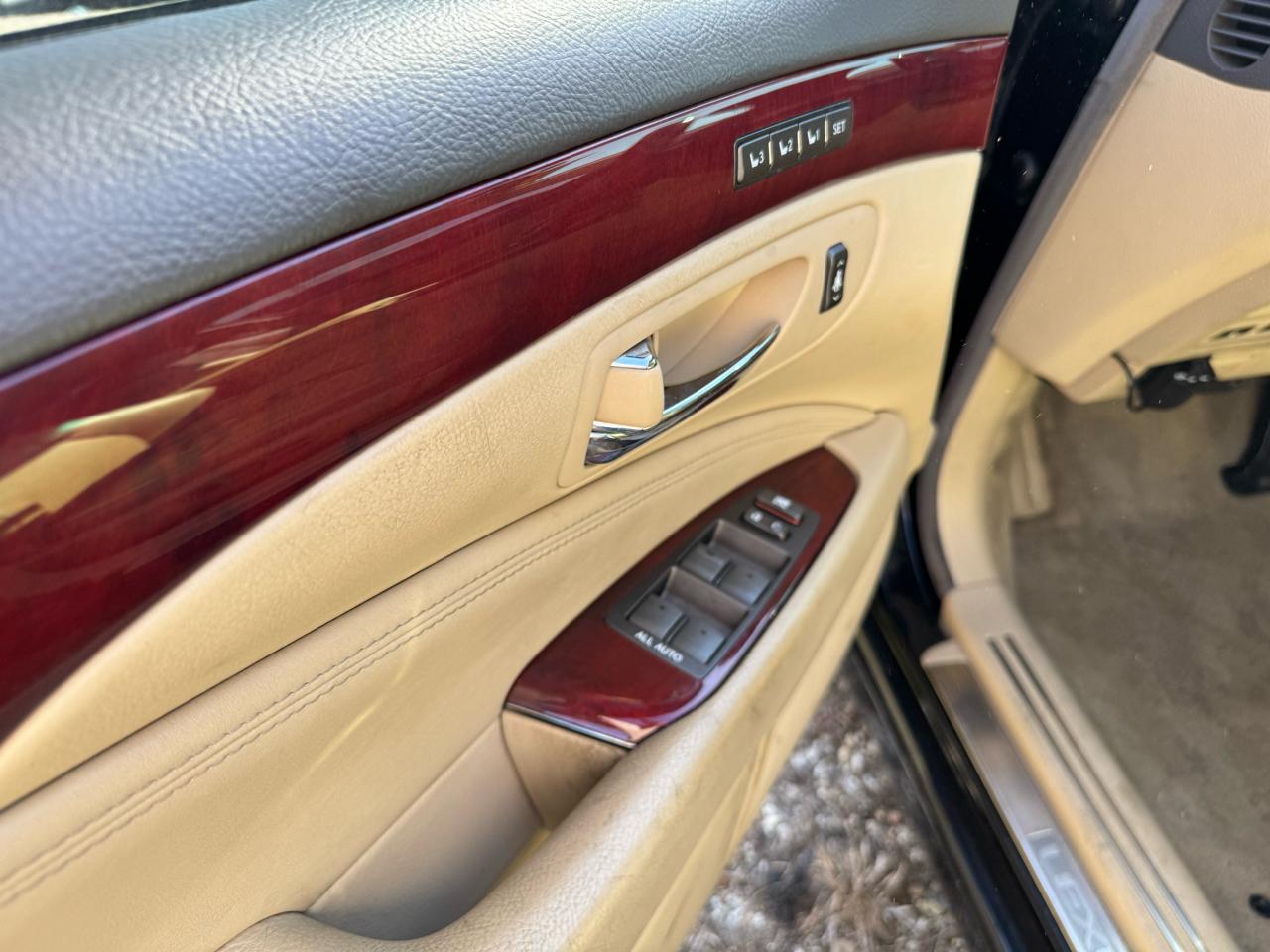 Lexus LS 460 Luxury Sedan 2008